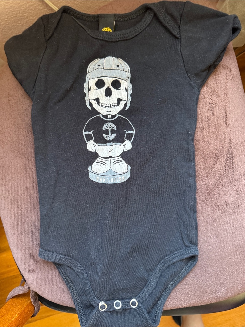 Oaklandish black onesie 6-12M
